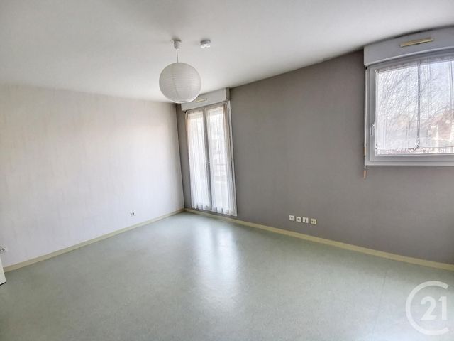 Appartement F1 &agrave; louer - 1 pi&egrave;ce - 24,77 m2 - La Chapelle St Mesmin - 45 - CENTRE