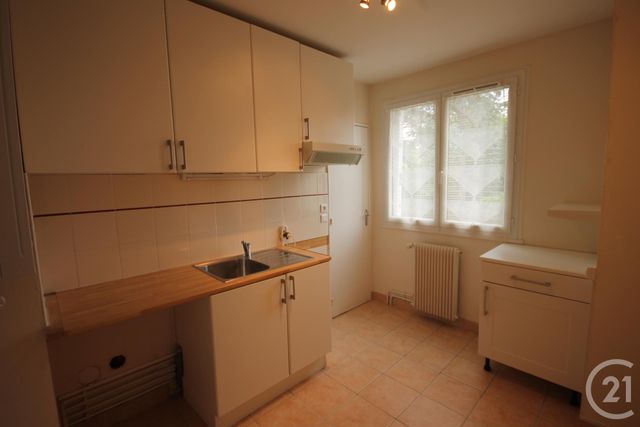 Appartement &agrave; louer - 3 pi&egrave;ces - 71 m2 - Olivet - 45 - CENTRE