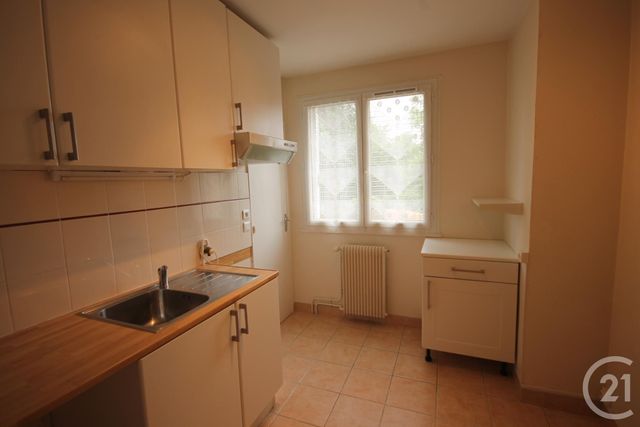 Appartement &agrave; louer - 3 pi&egrave;ces - 71 m2 - Olivet - 45 - CENTRE