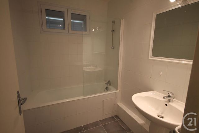 Appartement &agrave; louer - 3 pi&egrave;ces - 71 m2 - Olivet - 45 - CENTRE