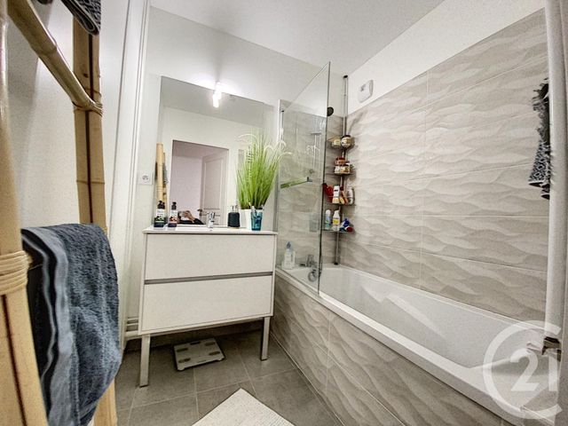 Appartement F5 &agrave; louer - 5 pi&egrave;ces - 86,16 m2 - Olivet - 45 - CENTRE