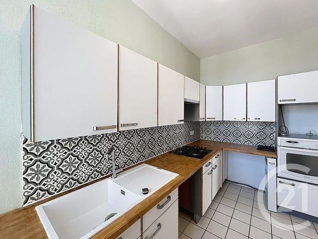 Appartement F4 &agrave; louer - 4 pi&egrave;ces - 83,24 m2 - Orleans - 45 - CENTRE