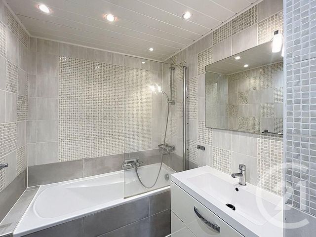 Appartement F4 &agrave; louer - 4 pi&egrave;ces - 83,24 m2 - Orleans - 45 - CENTRE