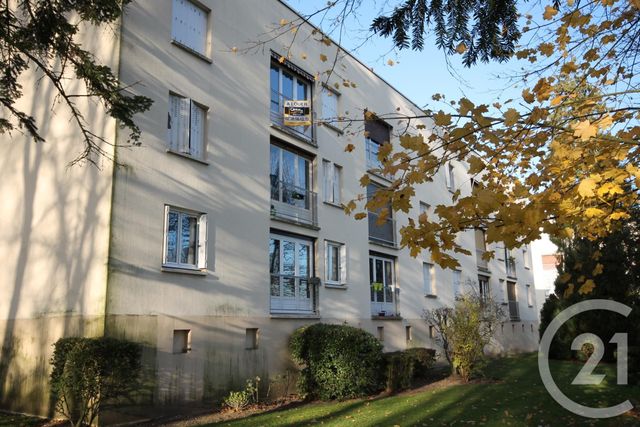 Appartement F4 &agrave; louer - 4 pi&egrave;ces - 71,51 m2 - La Chapelle St Mesmin - 45 - CENTRE