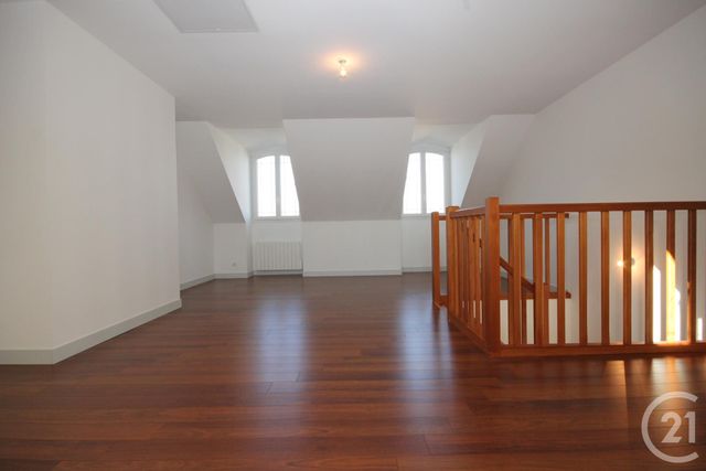 Maison &agrave; louer - 8 pi&egrave;ces - 147,50 m2 - La Chapelle St Mesmin - 45 - CENTRE