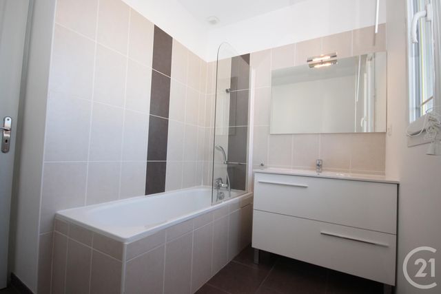 Maison &agrave; louer - 8 pi&egrave;ces - 147,50 m2 - La Chapelle St Mesmin - 45 - CENTRE