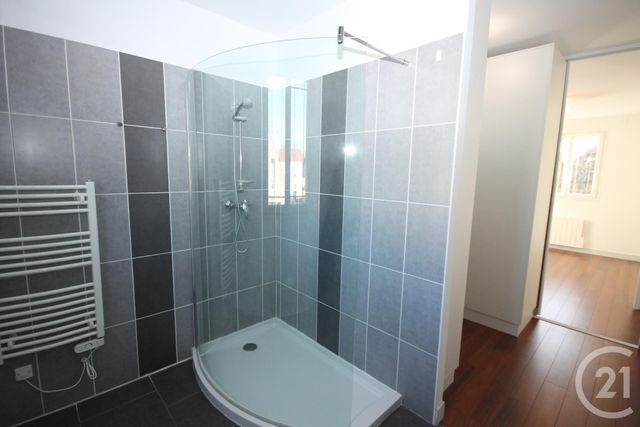 Maison &agrave; louer - 8 pi&egrave;ces - 147,50 m2 - La Chapelle St Mesmin - 45 - CENTRE