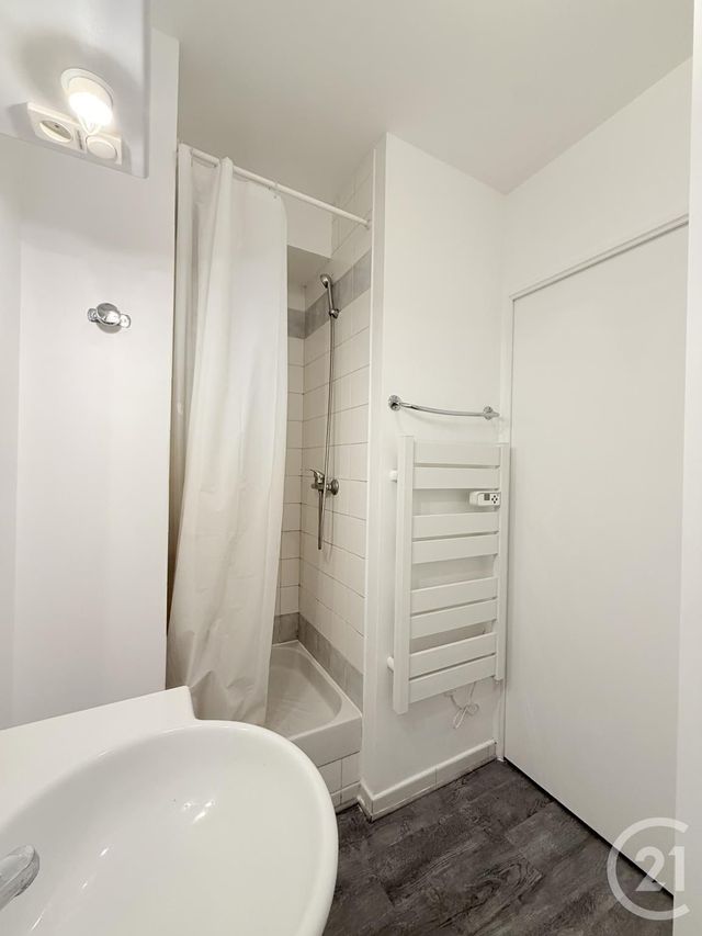 Appartement Studio &agrave; louer - 1 pi&egrave;ce - 17,03 m2 - Paris - 75020 - ILE-DE-FRANCE