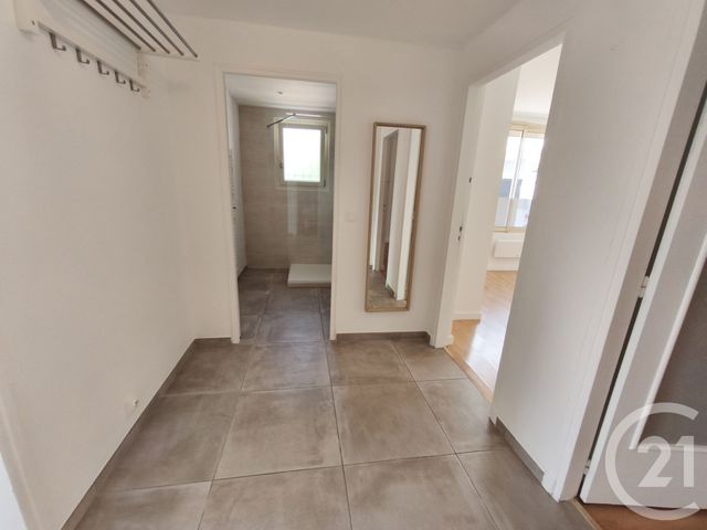 Appartement F3 &agrave; louer - 3 pi&egrave;ces - 82,60 m2 - Aubenas - 07 - RHONE-ALPES