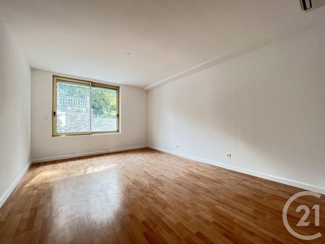 Appartement F3 &agrave; louer - 3 pi&egrave;ces - 82,60 m2 - Aubenas - 07 - RHONE-ALPES