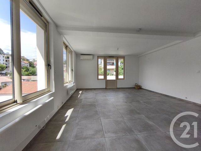 Appartement F3 &agrave; louer - 3 pi&egrave;ces - 82,60 m2 - Aubenas - 07 - RHONE-ALPES