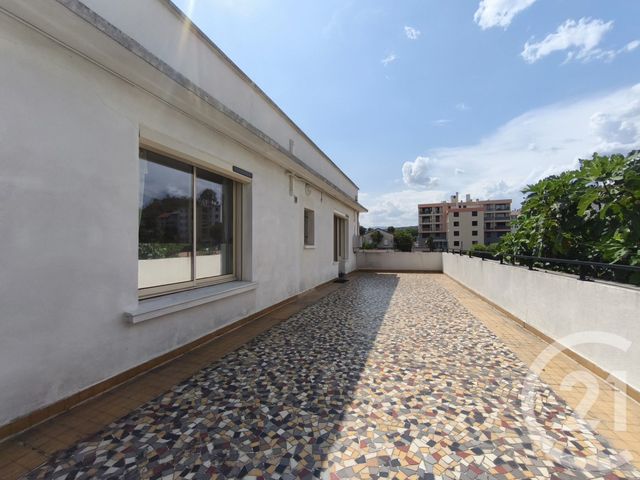 Appartement F3 &agrave; louer - 3 pi&egrave;ces - 82,60 m2 - Aubenas - 07 - RHONE-ALPES