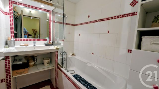 Appartement F2 à vendre - 2 pièces - 64,80 m2 - Aubenas - 07 - RHONE-ALPES