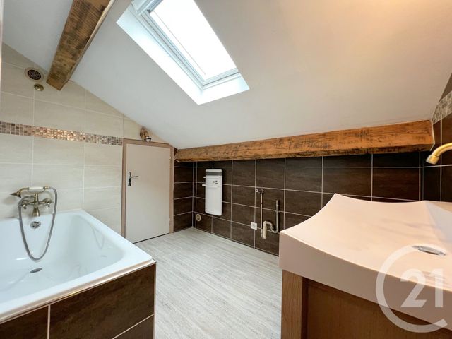 Appartement F3 &agrave; louer - 3 pi&egrave;ces - 56,14 m2 - Aubenas - 07 - RHONE-ALPES