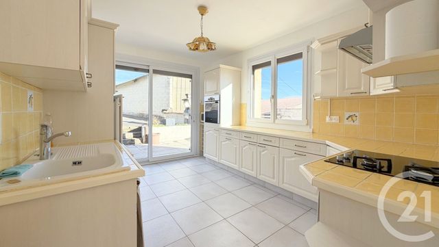 Maison à louer - 7 pièces - 150 m2 - St Sernin - 07 - RHONE-ALPES