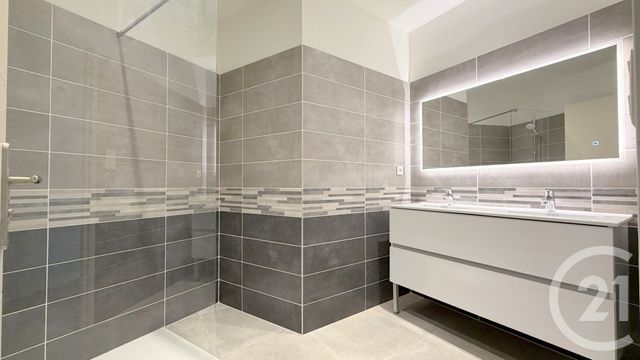 Maison &agrave; louer - 3 pi&egrave;ces - 82,41 m2 - Ucel - 07 - RHONE-ALPES