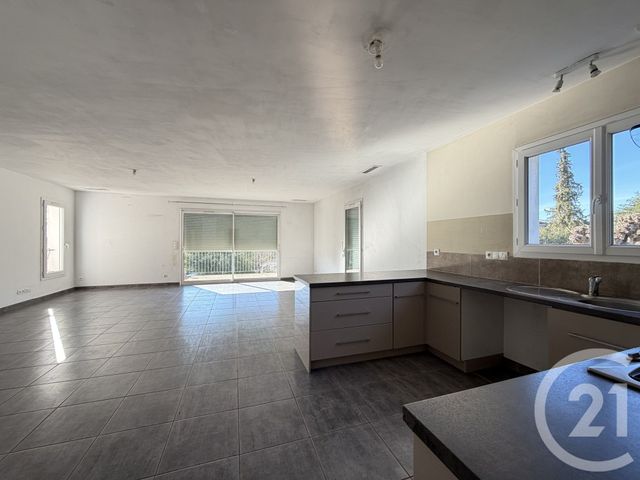 Maison &agrave; louer - 4 pi&egrave;ces - 103,60 m2 - Labeaume - 07 - RHONE-ALPES