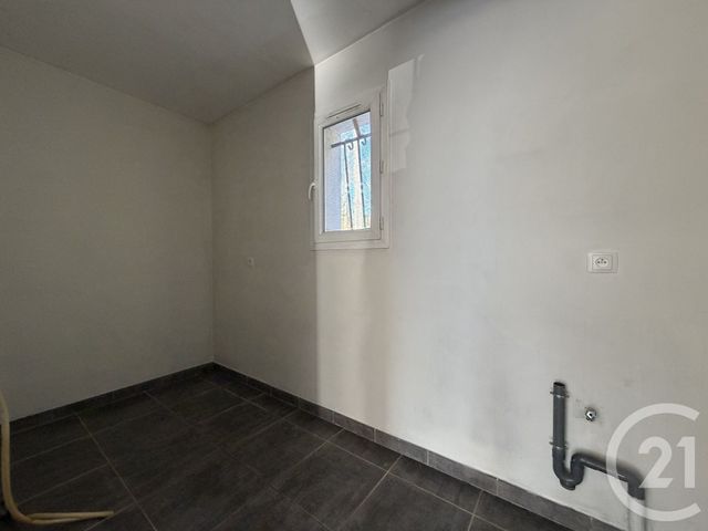 Maison &agrave; louer - 4 pi&egrave;ces - 103,60 m2 - Labeaume - 07 - RHONE-ALPES