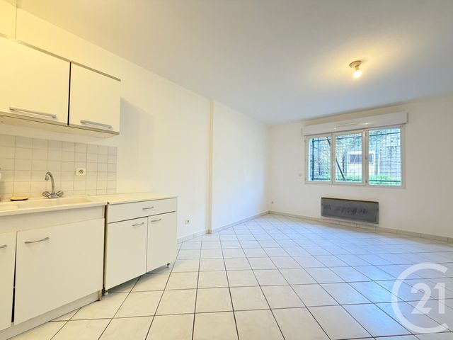 Appartement F3 &agrave; louer - 3 pi&egrave;ces - 45,90 m2 - Aubenas - 07 - RHONE-ALPES