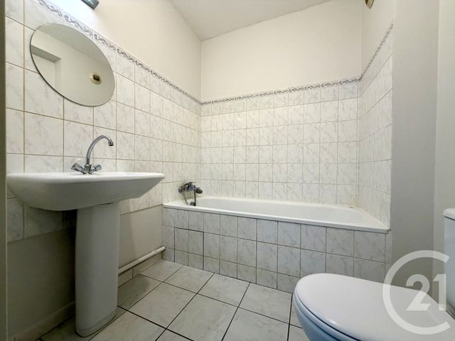 Appartement F3 &agrave; louer - 3 pi&egrave;ces - 45,90 m2 - Aubenas - 07 - RHONE-ALPES