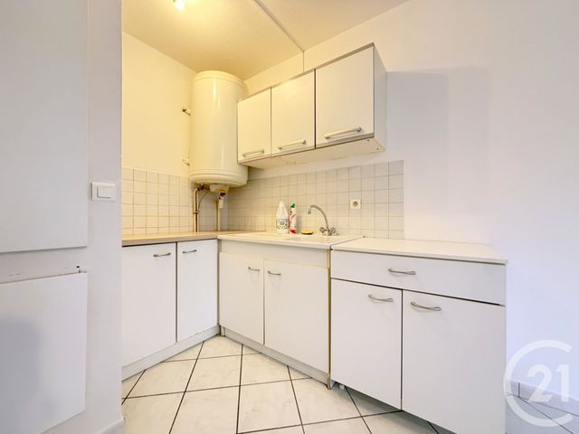 Appartement F3 &agrave; louer - 3 pi&egrave;ces - 45,90 m2 - Aubenas - 07 - RHONE-ALPES