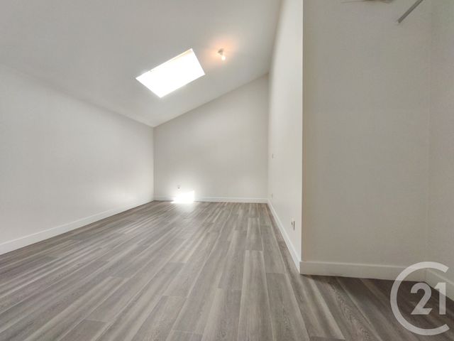 Maison &agrave; louer - 6 pi&egrave;ces - 151 m2 - Mercuer - 07 - RHONE-ALPES
