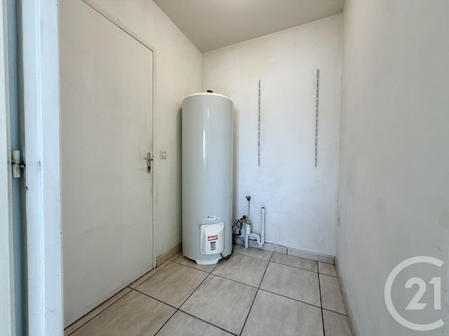 Appartement F4 &agrave; louer - 4 pi&egrave;ces - 94,49 m2 - Aubenas - 07 - RHONE-ALPES