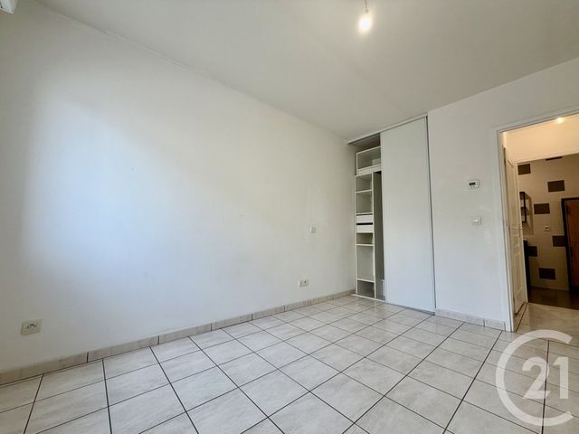 Appartement F4 &agrave; louer - 4 pi&egrave;ces - 94,49 m2 - Aubenas - 07 - RHONE-ALPES