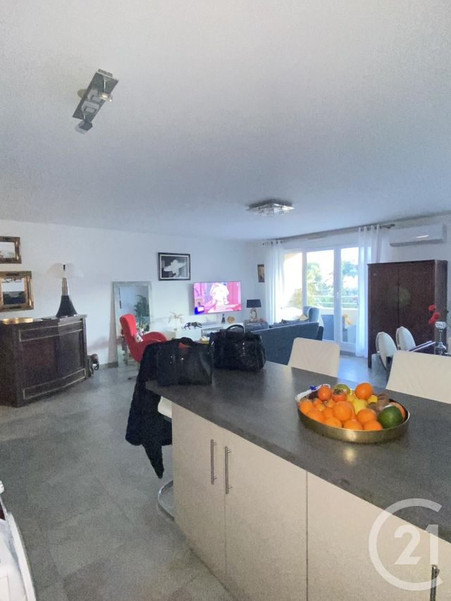 Appartement F3 à vendre - 3 pièces - 82,07 m2 - La Ciotat - 13 - PROVENCE-ALPES-COTE-D-AZUR