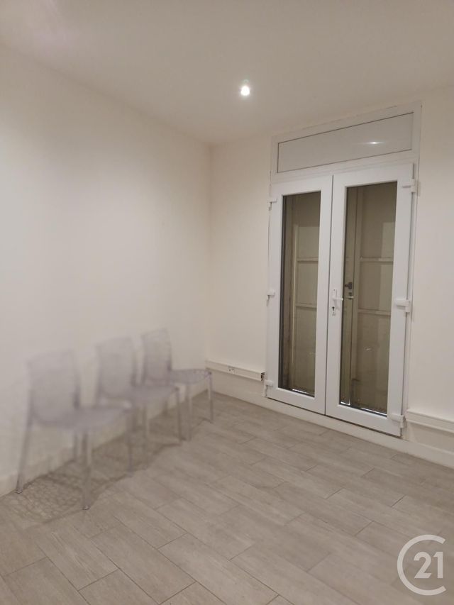 Appartement Local à louer - 1 pièce - 13,24 m2 - La Ciotat - 13 - PROVENCE-ALPES-COTE-D-AZUR