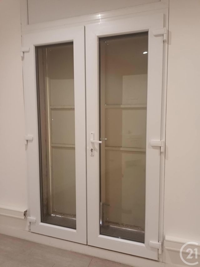 Appartement Local à louer - 1 pièce - 13,24 m2 - La Ciotat - 13 - PROVENCE-ALPES-COTE-D-AZUR