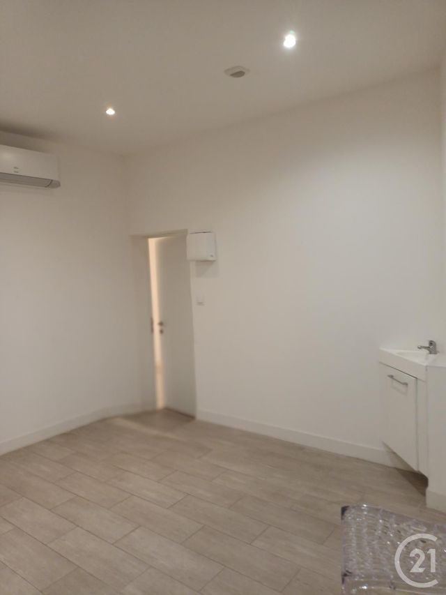 Appartement Local à louer - 1 pièce - 13,24 m2 - La Ciotat - 13 - PROVENCE-ALPES-COTE-D-AZUR