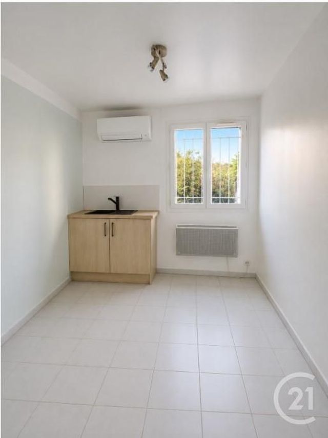 Appartement Local &agrave; louer - 1 pi&egrave;ce - 17 m2 - La Ciotat - 13 - PROVENCE-ALPES-COTE-D-AZUR