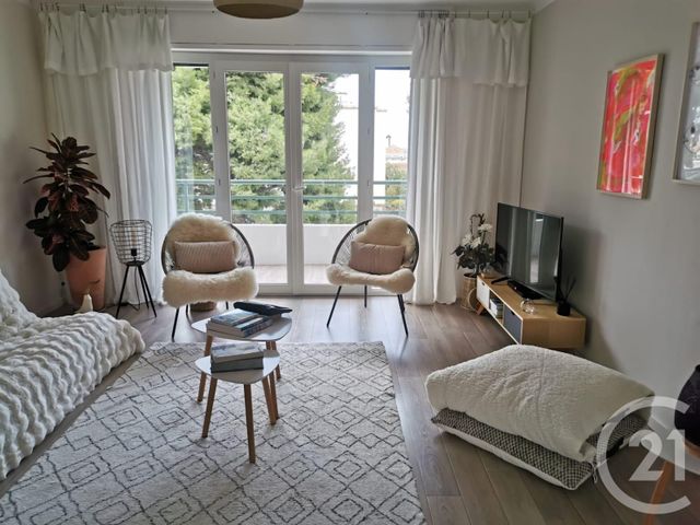 Appartement T3 &agrave; vendre - 3 pi&egrave;ces - 62,70 m2 - La Ciotat - 13 - PROVENCE-ALPES-COTE-D-AZUR