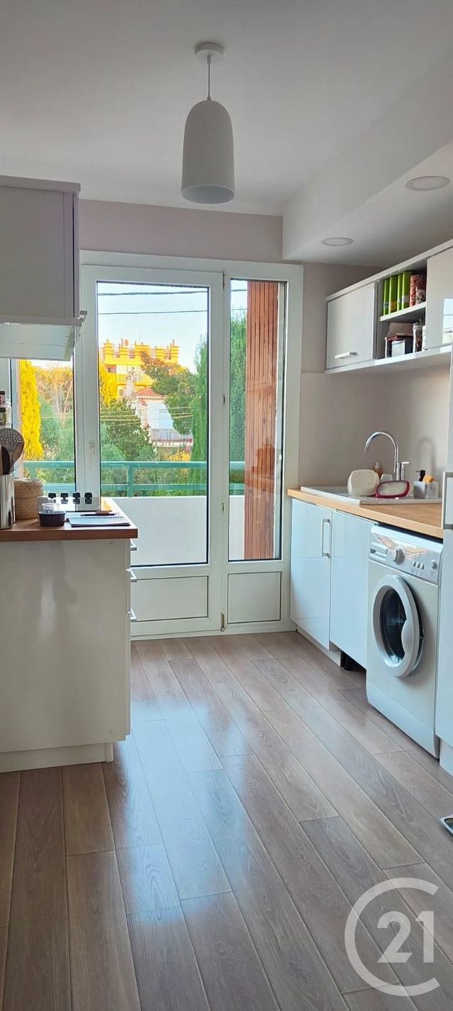 Appartement T3 à vendre - 3 pièces - 62,70 m2 - La Ciotat - 13 - PROVENCE-ALPES-COTE-D-AZUR