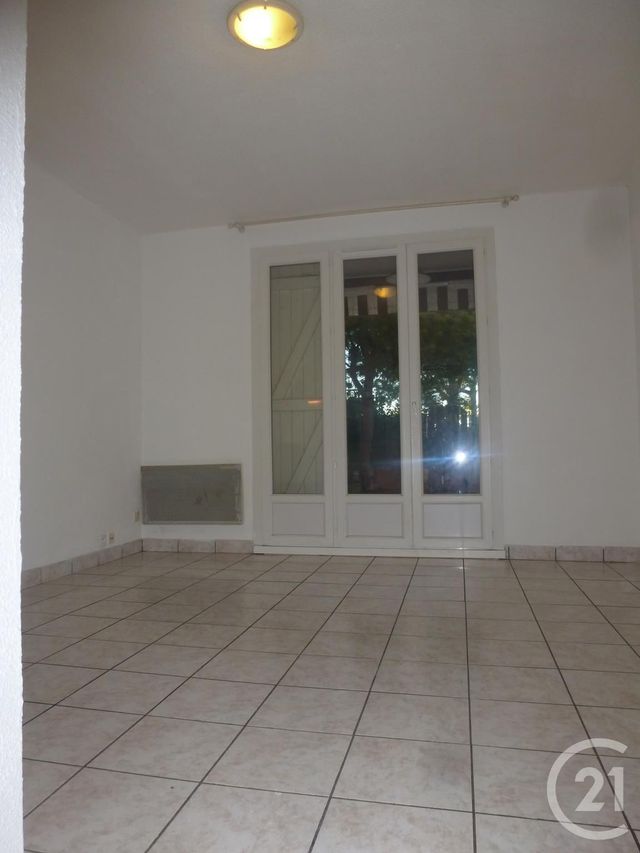 Appartement T1 &agrave; louer - 1 pi&egrave;ce - 23,09 m2 - La Ciotat - 13 - PROVENCE-ALPES-COTE-D-AZUR