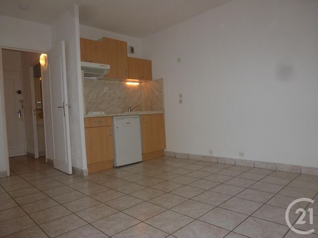 Appartement T1 &agrave; louer - 1 pi&egrave;ce - 23,09 m2 - La Ciotat - 13 - PROVENCE-ALPES-COTE-D-AZUR