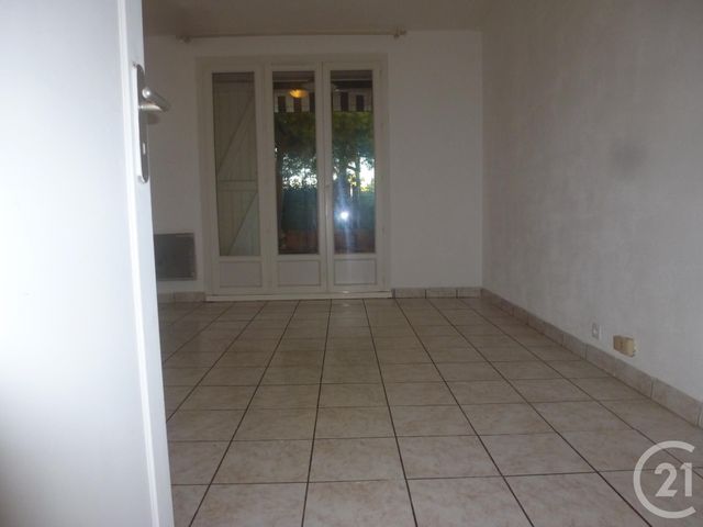 Appartement T1 &agrave; louer - 1 pi&egrave;ce - 23,09 m2 - La Ciotat - 13 - PROVENCE-ALPES-COTE-D-AZUR