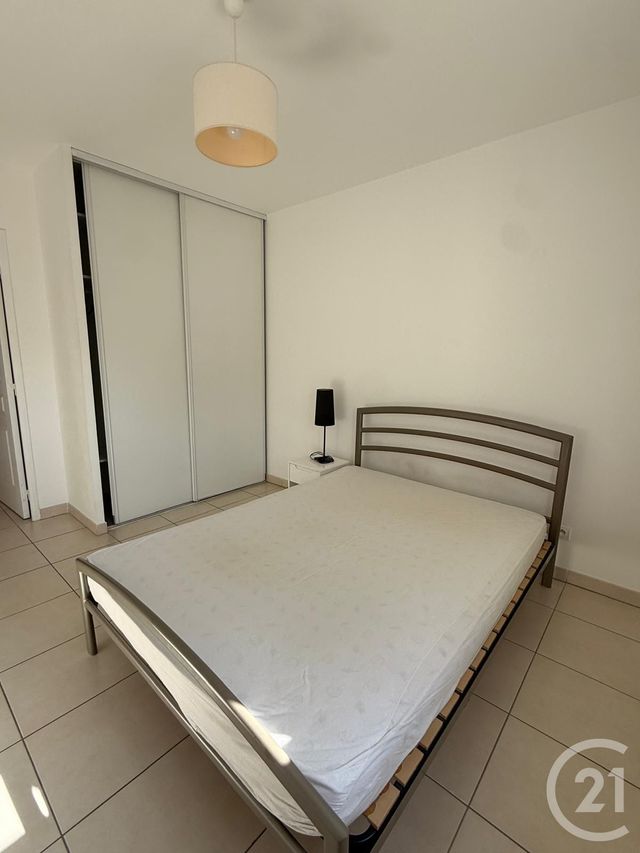 Appartement T2 &agrave; louer - 2 pi&egrave;ces - 37 m2 - La Ciotat - 13 - PROVENCE-ALPES-COTE-D-AZUR