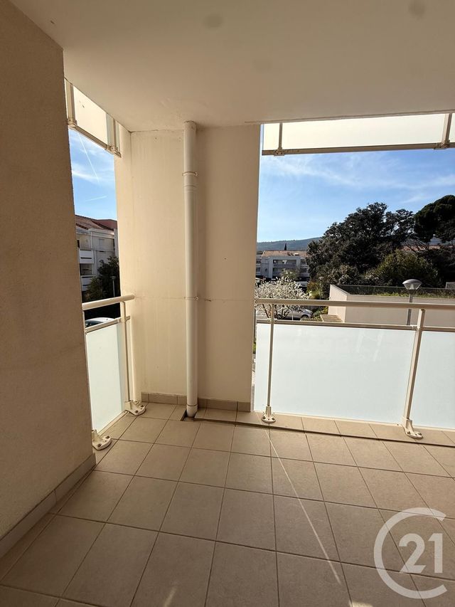 Appartement T2 &agrave; louer - 2 pi&egrave;ces - 37 m2 - La Ciotat - 13 - PROVENCE-ALPES-COTE-D-AZUR