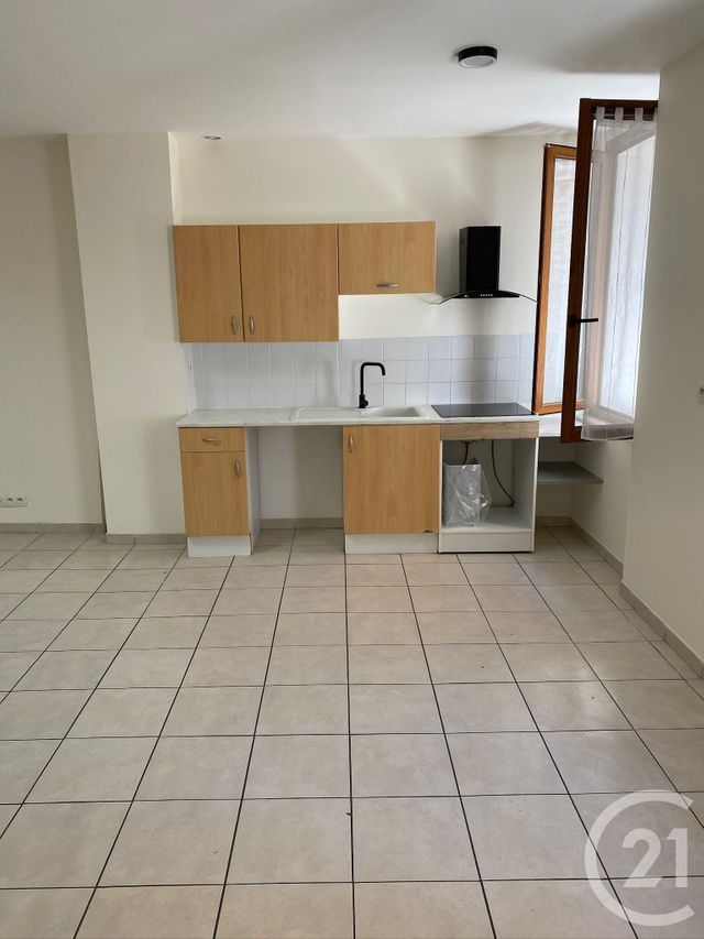 Appartement T3 &agrave; louer - 3 pi&egrave;ces - 60,54 m2 - La Ciotat - 13 - PROVENCE-ALPES-COTE-D-AZUR