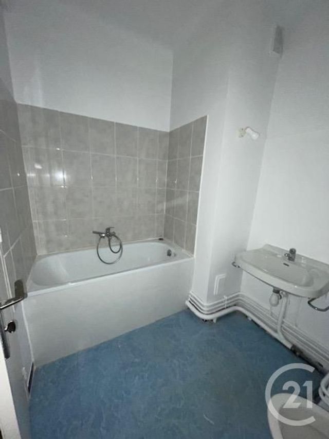 Appartement T1 &agrave; louer - 1 pi&egrave;ce - 26 m2 - Carnoux En Provence - 13 - PROVENCE-ALPES-COTE-D-AZUR