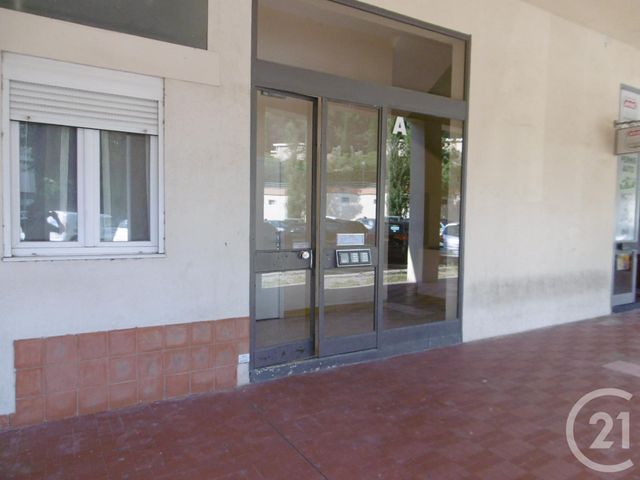 Appartement T1 &agrave; louer - 1 pi&egrave;ce - 26 m2 - Carnoux En Provence - 13 - PROVENCE-ALPES-COTE-D-AZUR