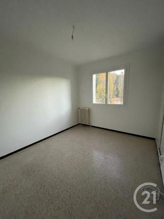 Appartement T1 &agrave; louer - 1 pi&egrave;ce - 26 m2 - Carnoux En Provence - 13 - PROVENCE-ALPES-COTE-D-AZUR