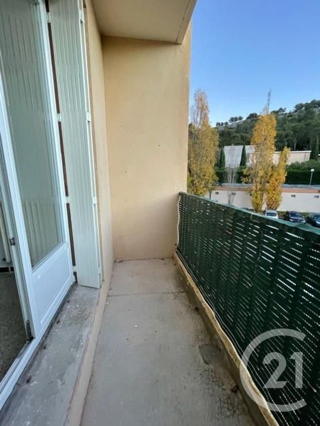 Appartement T1 &agrave; louer - 1 pi&egrave;ce - 26 m2 - Carnoux En Provence - 13 - PROVENCE-ALPES-COTE-D-AZUR