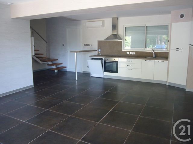 Appartement F4 &agrave; louer - 4 pi&egrave;ces - 86,53 m2 - Six Fours Les Plages - 83 - PROVENCE-ALPES-COTE-D-AZUR