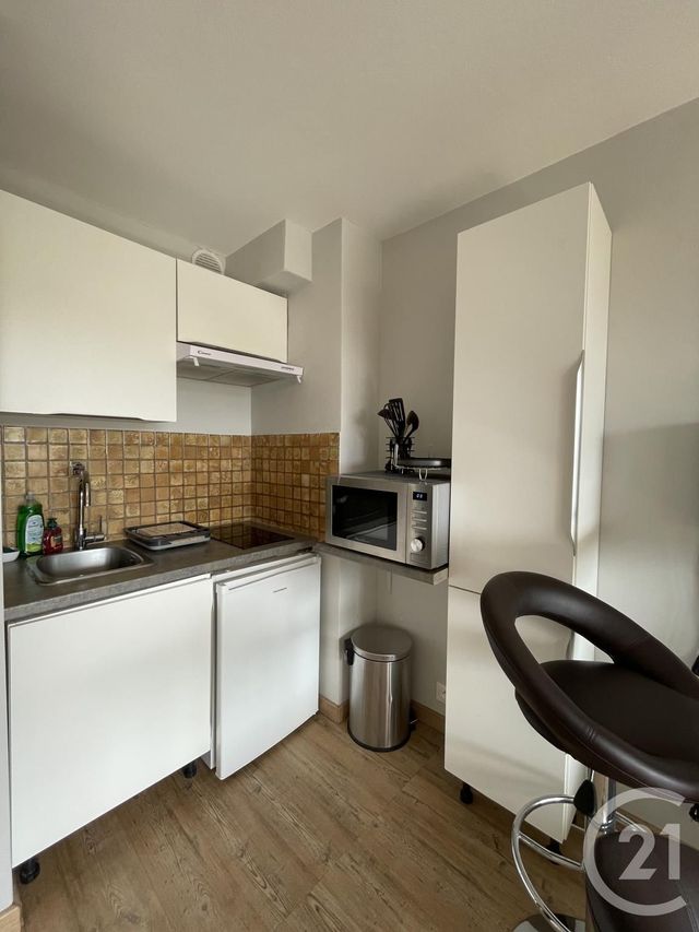 Appartement T1 &agrave; louer - 1 pi&egrave;ce - 22,05 m2 - Bandol - 83 - PROVENCE-ALPES-COTE-D-AZUR