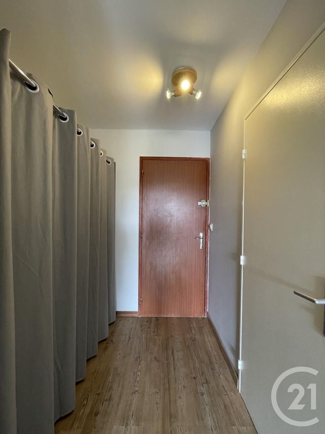 Appartement T1 &agrave; louer - 1 pi&egrave;ce - 22,05 m2 - Bandol - 83 - PROVENCE-ALPES-COTE-D-AZUR