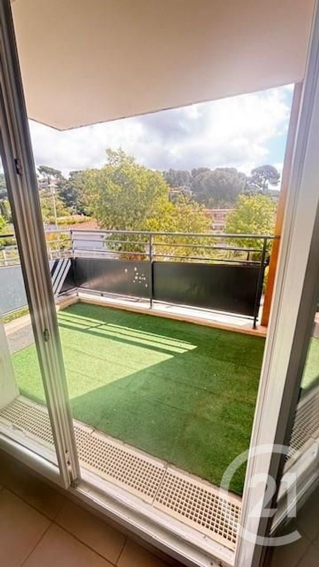 Appartement &agrave; louer - 3 pi&egrave;ces - 60 m2 - La Ciotat - 13 - PROVENCE-ALPES-COTE-D-AZUR