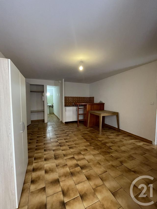 Appartement Studio &agrave; louer - 1 pi&egrave;ce - 25,76 m2 - La Ciotat - 13 - PROVENCE-ALPES-COTE-D-AZUR